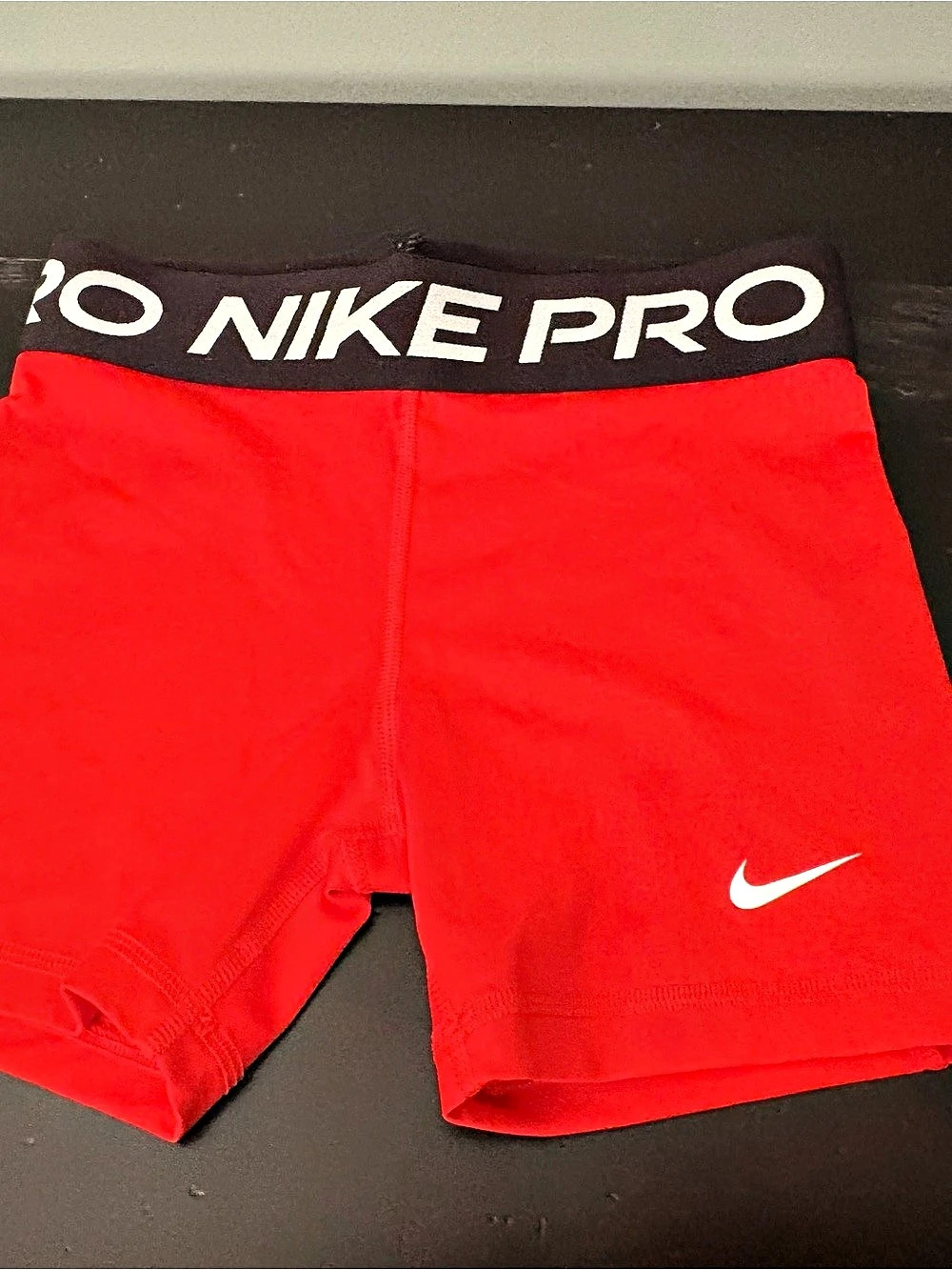 Nike Pro Shorts Dri-Fit Girls Medium | stadium red